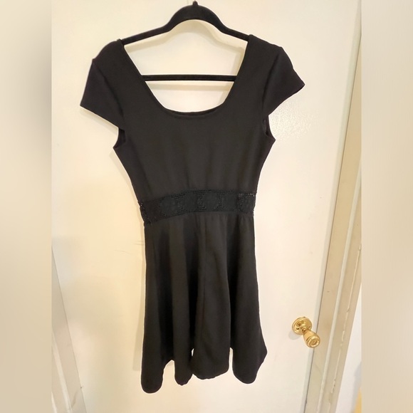 Xhilaration Dresses & Skirts - Xhilaration TARGET black lace, middle cap sleeve evening dress size medium